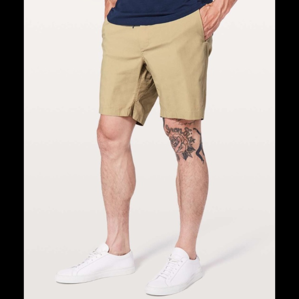 Lululemon Bowline Short *8"
Tofino Sand